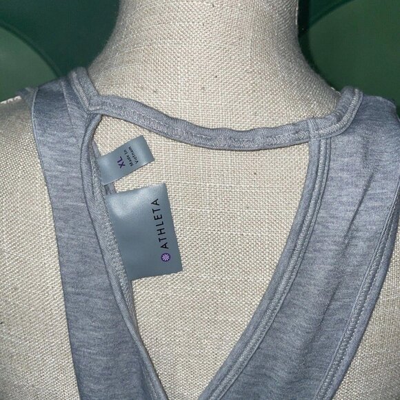 ATHLETA criss cross back flowy tank in LIGHT HEATHER GREY sz X-LARGE - VGUC - Picture 7 of 8